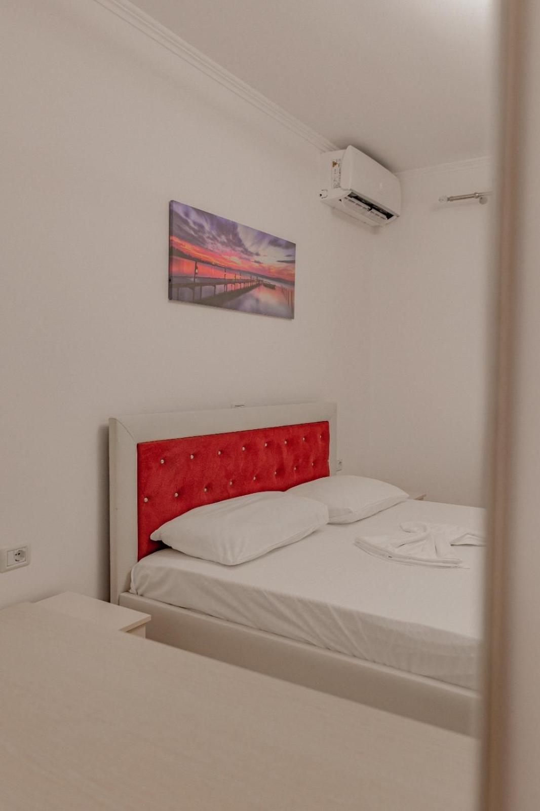 Ajla Apartment *
