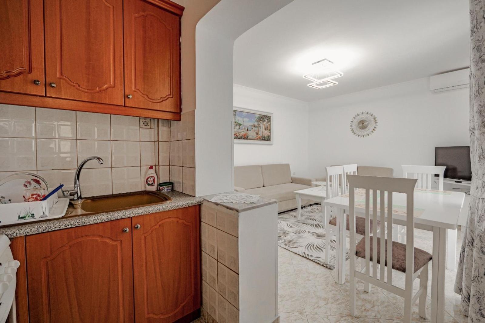 Ajla Lägenhet Sarandë